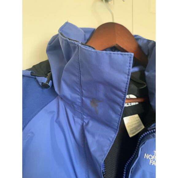 The North Face winter coat women’s medium  blue hooded - Picture 13 of 16